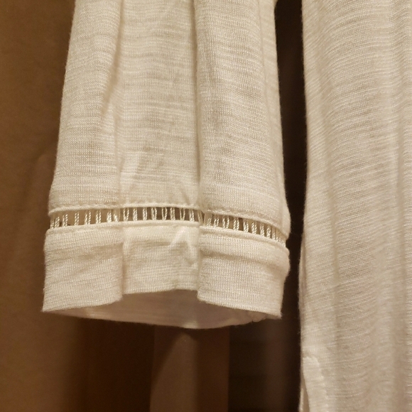 WHITEHOUSE BLACKMARKET Elegant White Embroidered Women's Top - Picture 4 of 4